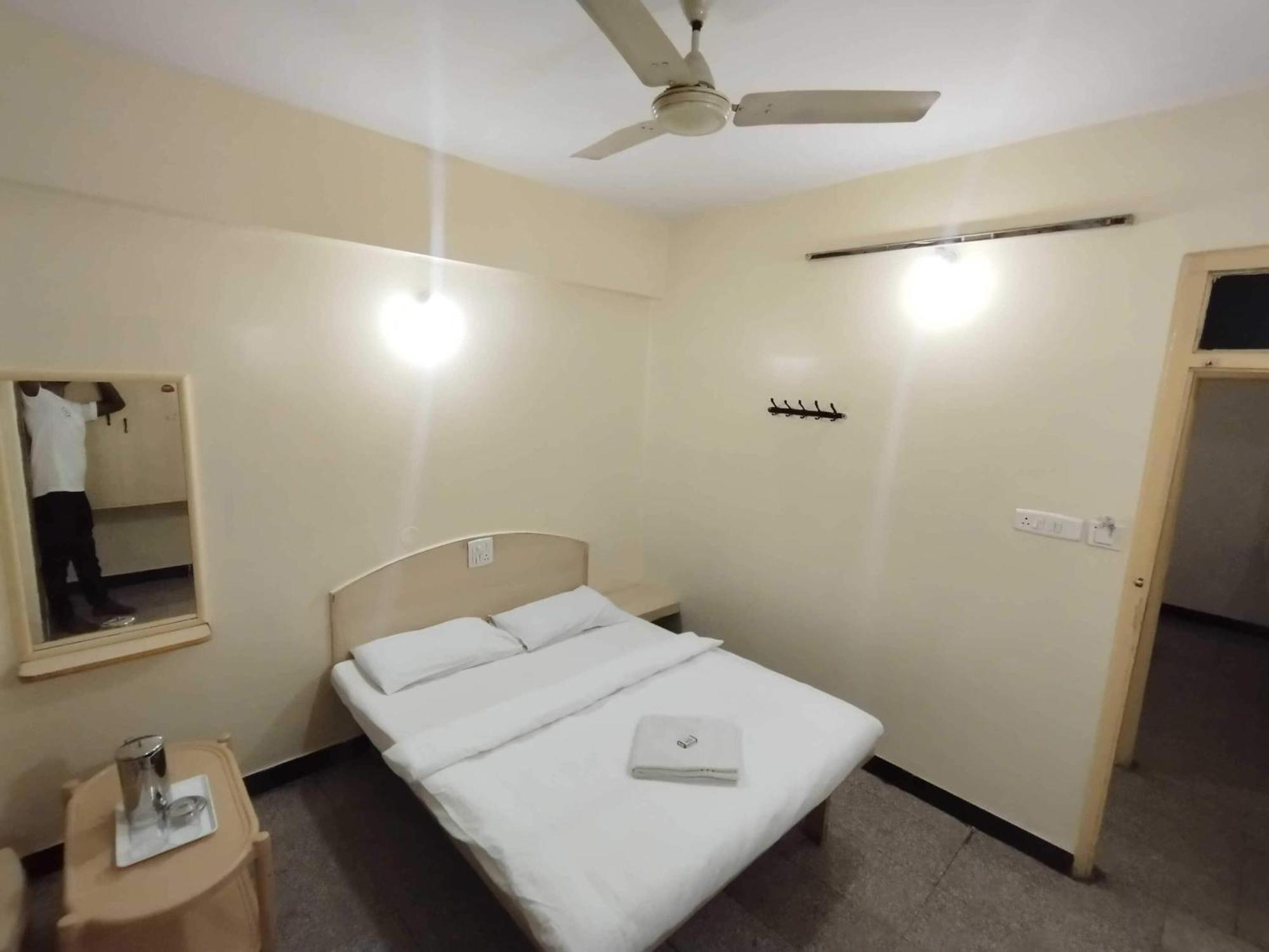 Hotel O Sri Vijaya Palace Lodging 班加罗尔 外观 照片
