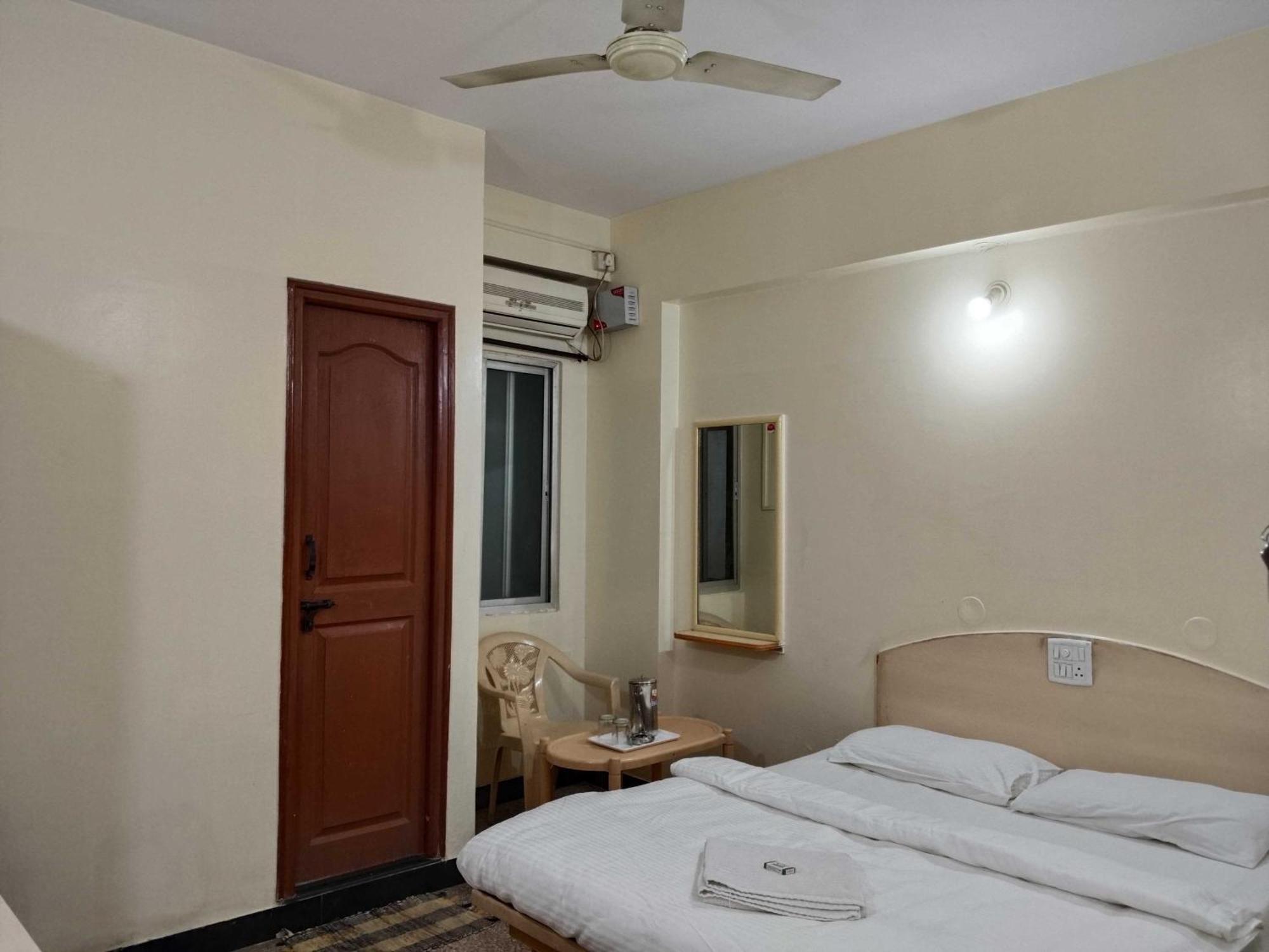 Hotel O Sri Vijaya Palace Lodging 班加罗尔 外观 照片