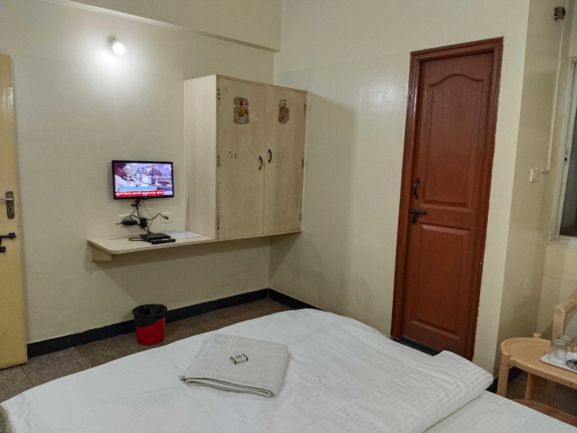Hotel O Sri Vijaya Palace Lodging 班加罗尔 外观 照片
