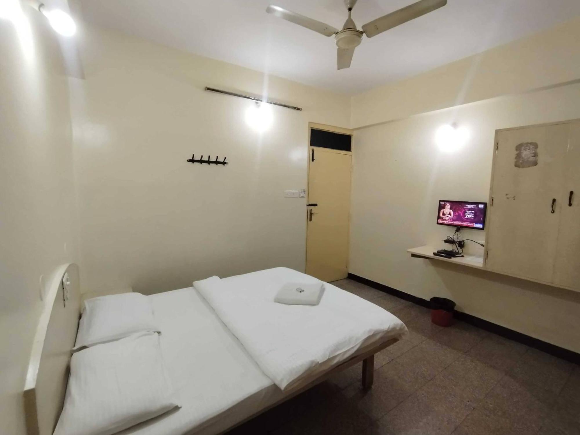 Hotel O Sri Vijaya Palace Lodging 班加罗尔 外观 照片
