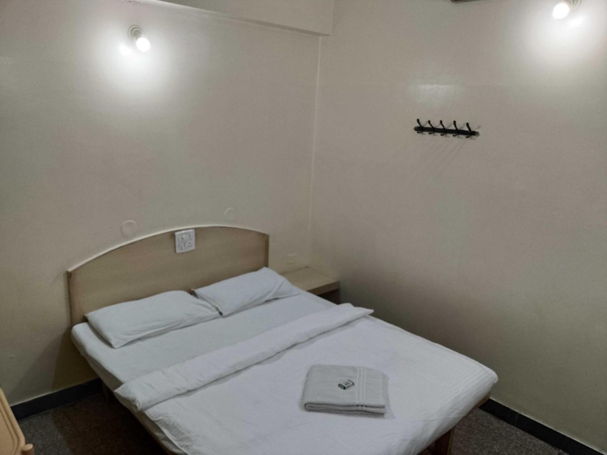 Hotel O Sri Vijaya Palace Lodging 班加罗尔 外观 照片